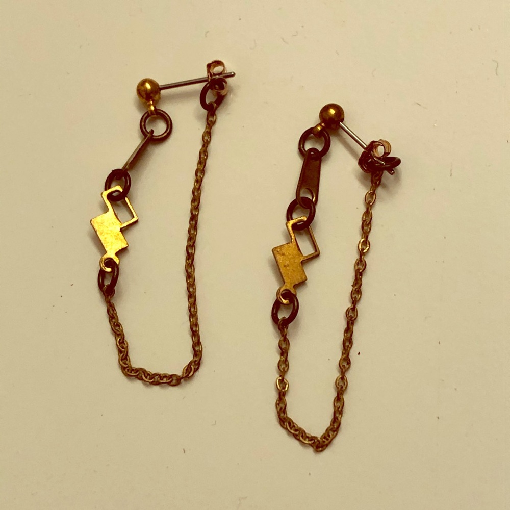Gold chain link studs